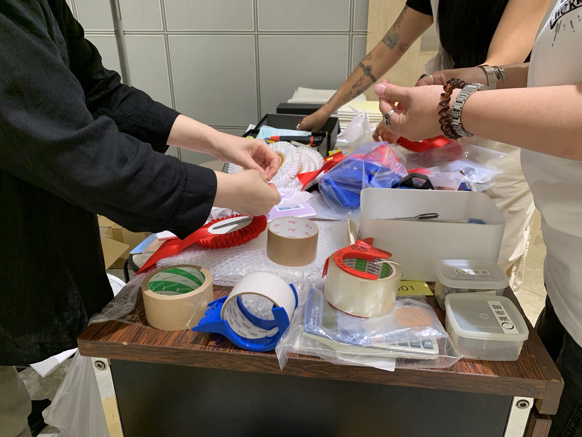 LEATHERTOKYO's tweet image. 着々と展示作業が進んでいます❣️

あのね、、、

今回（も）凄いから…😳
#ILCE
#レザークラフト
#アート
#公募展
#大崎
#東京