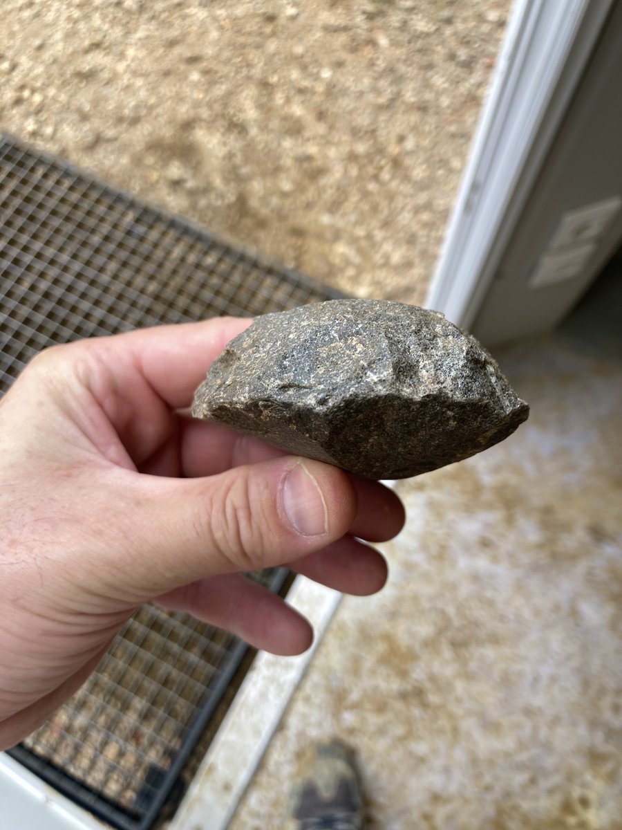 Middle Palaeolithic « route du Brial » #levallois #cleaver #flintfriday #quartzite