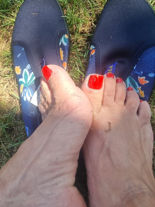 Imagine what my soles and toes taste like, after standing in these special water shoes in the sea, I