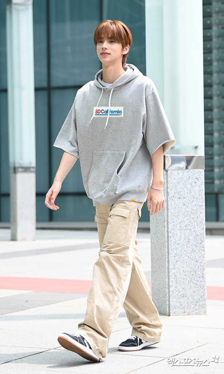 kataseoul's tweet photo. Celeb’s fashion
• WHO : #투어스 #신유
• WHERE : 240628 SBS 팟캐스트 '두시탈출 컬투쇼' 출근길
• BRAND : #컨버스 #converse
• ITEM : AS-1 Pro (Black)
출처 - 기사이미지 (엑스포츠뉴스, OSEN)
#tws #twsshinyu #SHINYU https://t.co/Ad8tpPPKzo