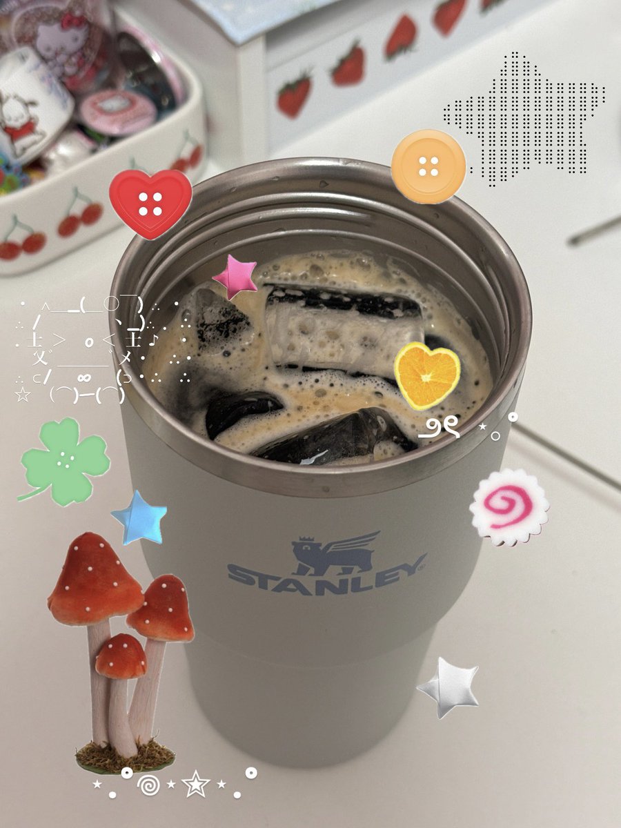 bmheebear's tweet photo. 🍎:🌟) coffee o’clock ☘️🧉 https://t.co/vzmxCRTHuM