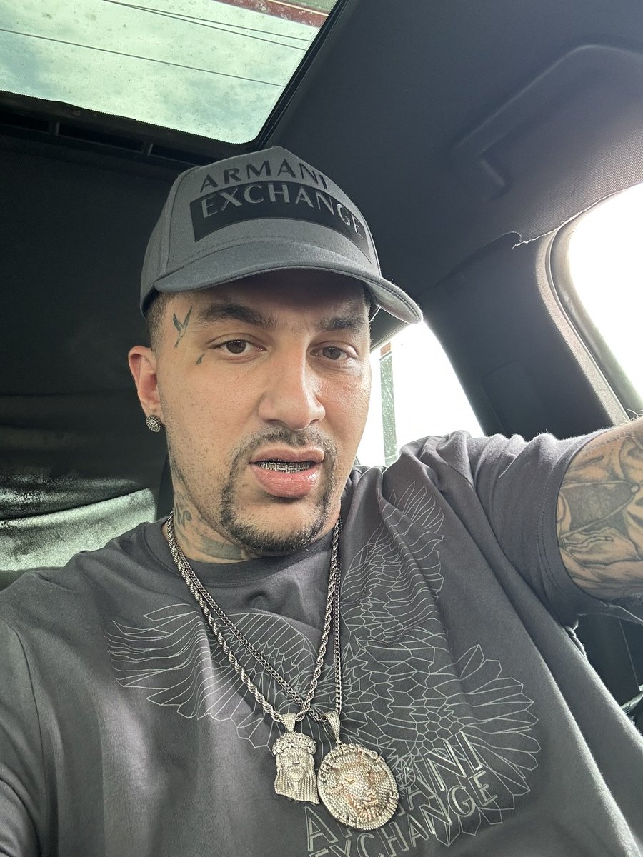 Canary Yella {tattoo man (@mrtattooparty) on Twitter photo 