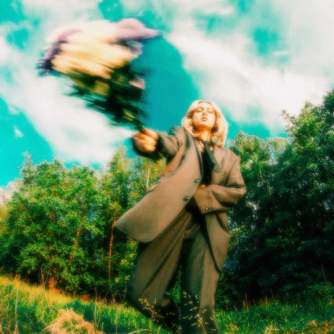 HannahMazey's tweet image. What the heeeeeeeeeeellllllllllll! My new single “WISH U FELT THE SAME” is out now on all platforms and it’s summer vibes all round 🌞🌞

A huge shout out and thank you to the incredible individuals that helped it become a piece of art 🪻

#newmusicfriday #bbcintroducing