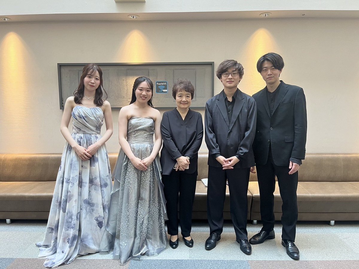 QuartetFelice's tweet photo. フィリアホールにて、山崎伸子先生プロデュースの演奏会が終演しました！

桐朋で長年一緒に学んできたプリマヴェーラとのオクテットは
みんな高校時代に戻ったかのようなエネルギーで、まさに青春そのものでした✨

またいつかこのメンバーで弾けるといいね😉 https://t.co/L8jDP1M5rF