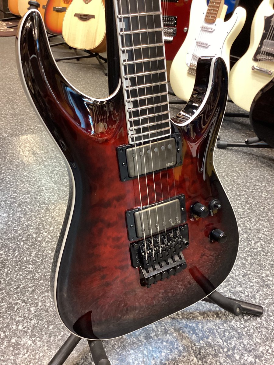 BIGBOSSannex's tweet photo. ギターの入荷情報!
E-IIより
・Horizon FR-II (See Thru Black Cherry Sunburst)
を入荷🎸
#FroydRose の24フレットです!
#EMG 製ピックアップのサウンドも是非お確かめください!
#BIGBOSS #駅前別館 #お茶の水 #ギター #Horizon https://t.co/sRmwmJHSqd