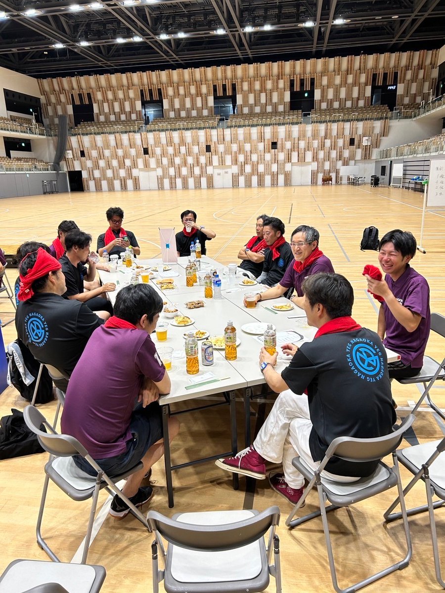 YEG0258's tweet photo. 令和6年6月16日　アオーレ長岡アリーナにて　【６月例会　長岡YEG��運動会　～ともにアオーレ～】を開催致しました。
「共」に「友」を呼び込むことで多くの仲間が集い、【 誰もが出来る運動会種目 】を通じて共に汗を流し、友と語らい、「共感」を得られた素晴らしい会となりました。 https://t.co/RsYEDbw7RA
