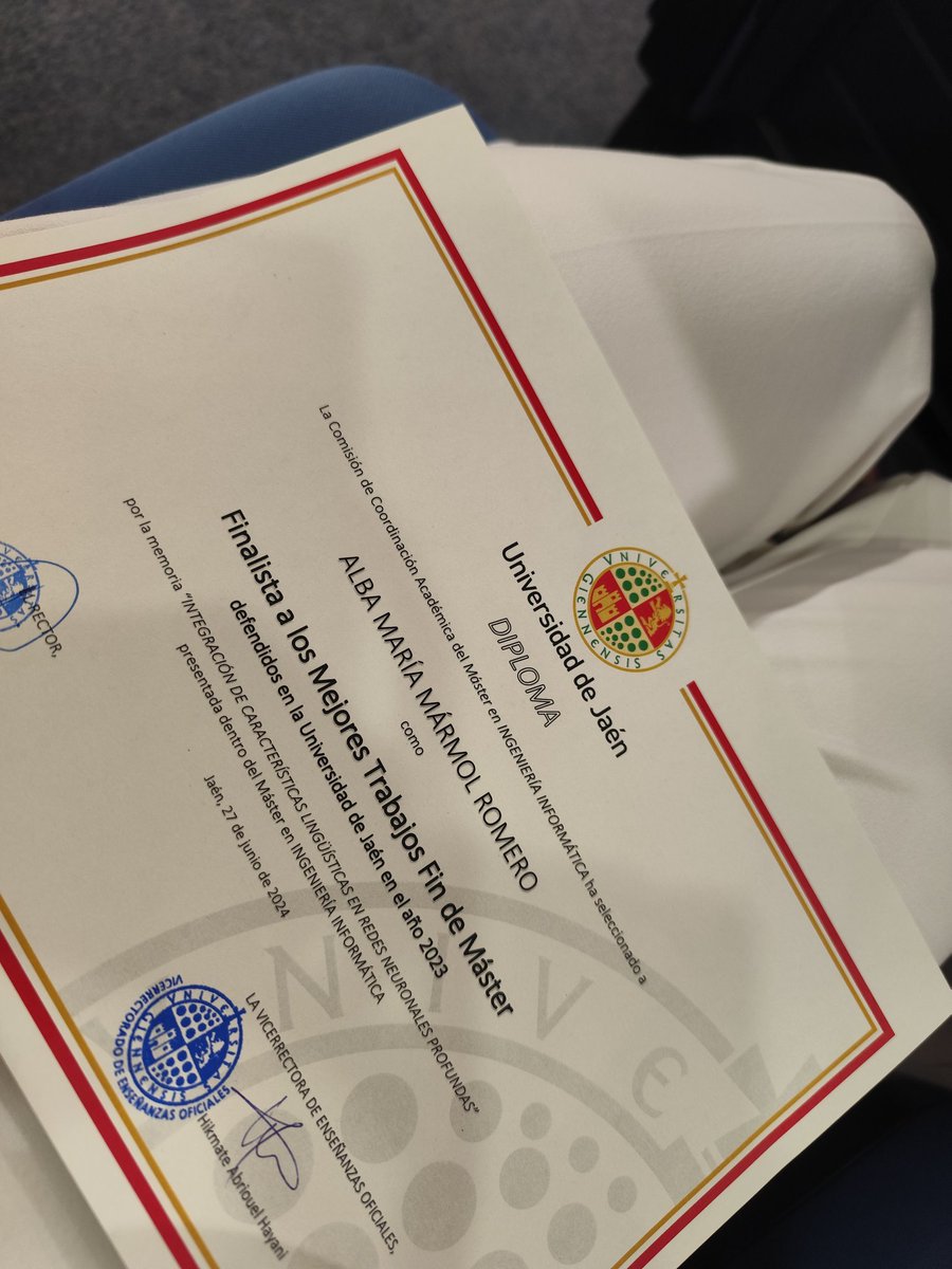 albamarmol9's tweet photo. 🙌 Ayer se celebró el Acto de Clausura de Estudios de Postgrado 2023-2024 de la @ujaen donde tuve el placer de recoger un premio por ser finalista en los Premios de Trabajo de Fin de Máster 😊🏆 https://t.co/JRfLMOxLTL
