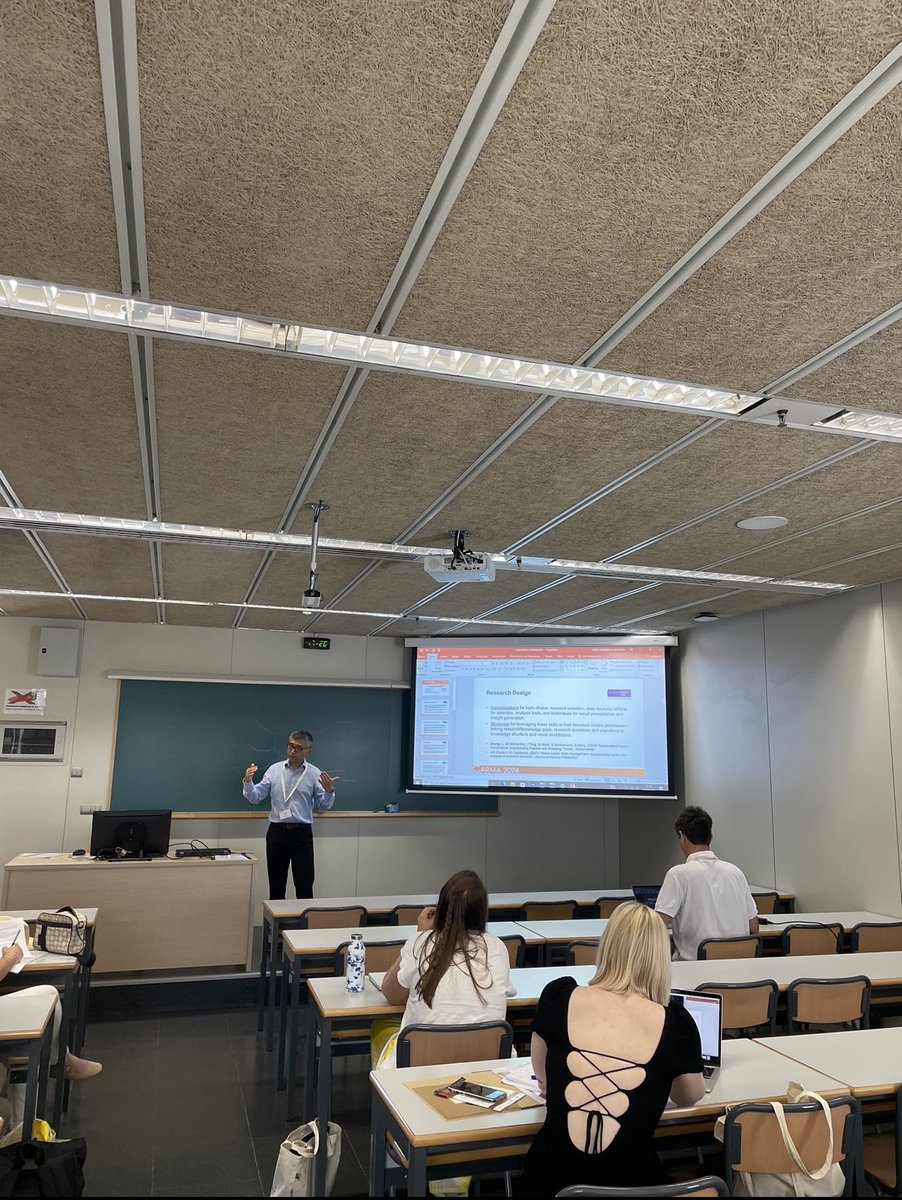 CARMA Conference (@carmaconf) on Twitter photo 🎓 Recap of Tutorial 5! 🎓
Dr. Lihong Zhang and Dr. Saeed Banihashemi explored the impact of Big Data and AI on bibliometric literature reviews. They discussed research design, theory advancements, and interdisciplinary collaboration in the digital age.
<a href="/UPV/">Universitat Politècnica de València</a> <a href="/adeupv/">ADE UPV</a>
#CARMA2024 🎓 Recap of Tutorial 5! 🎓
Dr. Lihong Zhang and Dr. Saeed Banihashemi explored the impact of Big Data and AI on bibliometric literature reviews. They discussed research design, theory advancements, and interdisciplinary collaboration in the digital age.
<a href="/UPV/">Universitat Politècnica de València</a> <a href="/adeupv/">ADE UPV</a>
#CARMA2024