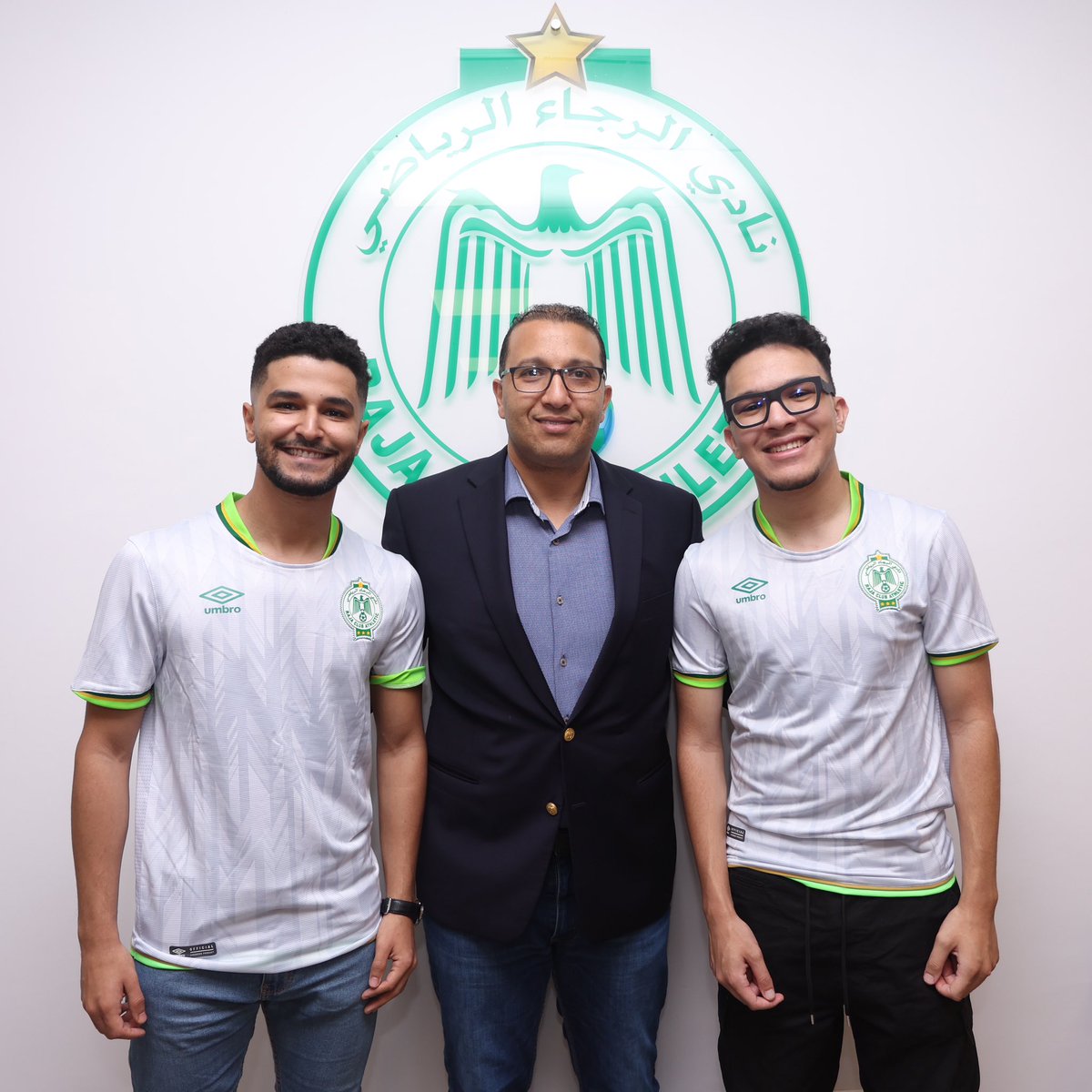 🟩| نادي الرجاء الرياضي يوقع عقود احترافية مع كل من أيمن الأزمي ويوسف شريف أبطال المغرب في رياضة الألعاب الإلكترونية🏆🎮

⬜| ومن خلال هذه الخطوة يعتزم نادي الرجاء الرياضي على المساهمة الفعلية في تطوير هذه الرياضة ودعمها🦅