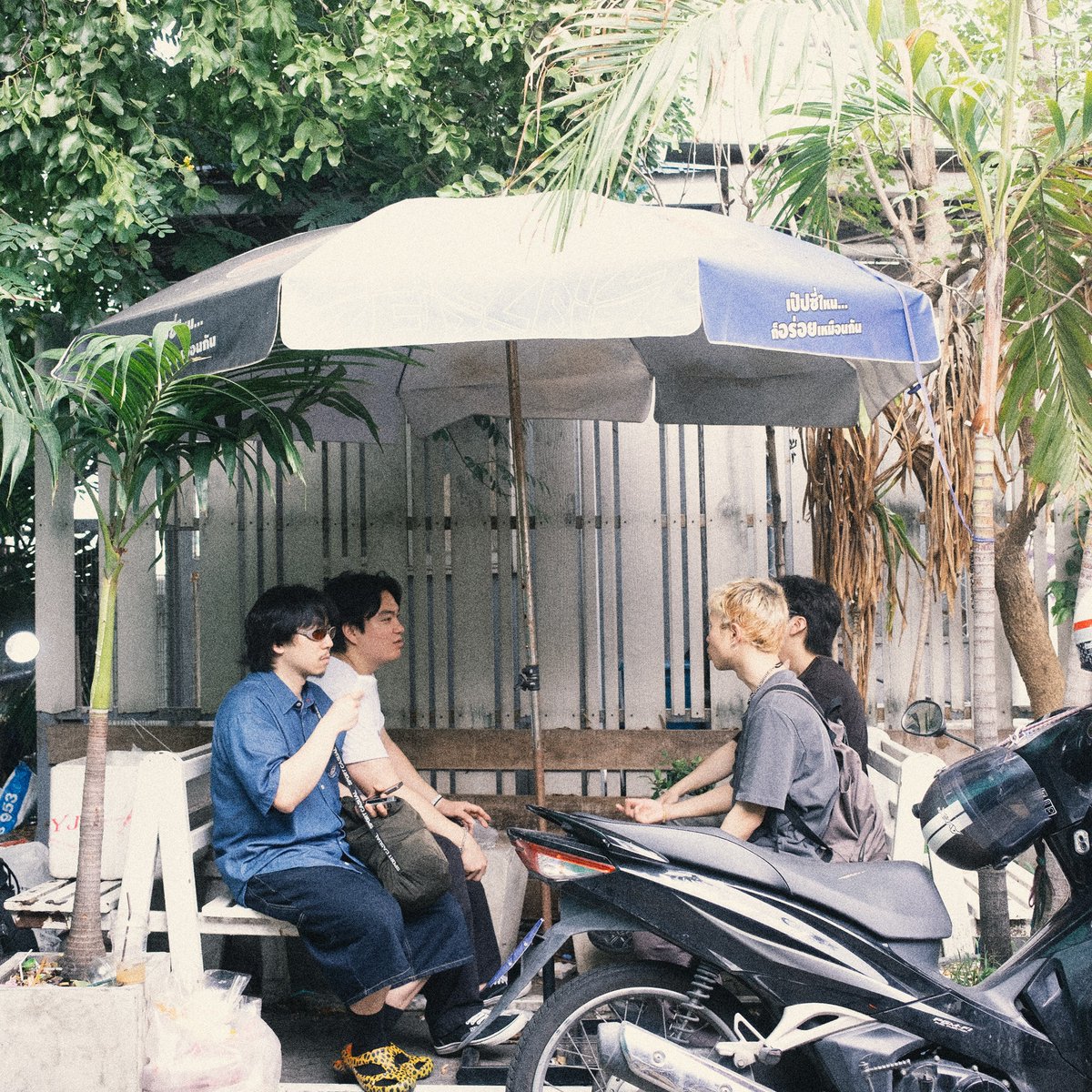 popconth's tweet image. 🔴 Dry Flower 🥀 ที่จริงใจ! Surl เอาใจแฟนไทยขั้นสุด ปล่อยเพลง Dry Flower เวอร์ชั่นภาษาไทยเพื่อแฟนไทยโดยเฉพาะ รับฟังได้แล้ววันนี้ทุกแพลตฟอร์ม ✨️

#SURL #설 #밴드설 #DryFlower @SURLofficial