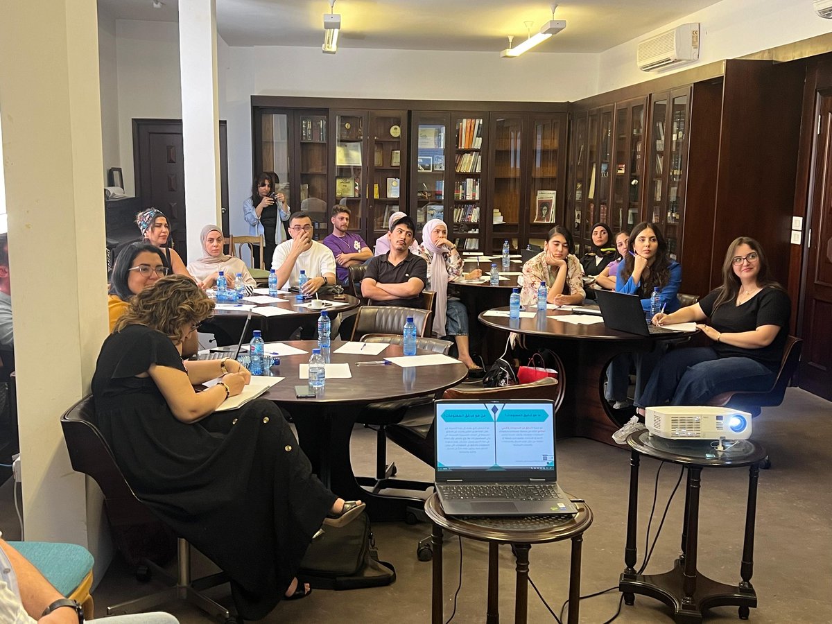 من التدريب الذي يقدمه مهدي ديراني من قبل الشبكة العربية لمدققي المعلومات - أريج وبدعم من Google news initiative وبتنظيم تجمع نقابة الصحافة البديلة
<a href="/ARIJNetwork/">Arab Reporters for Investigative Journalism</a> <a href="/GoogleNewsInit/">Google News Initiative</a>