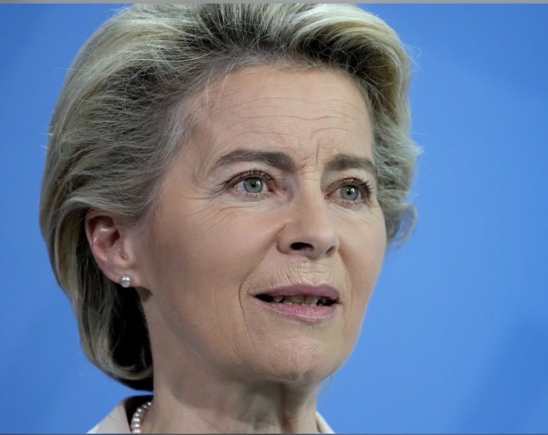 Cara <a href="/GiorgiaMeloni/">Giorgia Meloni</a>, 
dica ai suoi rappresentanti nel parlamento #Ue
che il prossimo 18 luglio, nel SEGRETO DELL'URNA, 
il popolo che ha votato per cambiare
VI VEDE,
quell'invasata di #UrsulavonderLeyen,
NO 😎