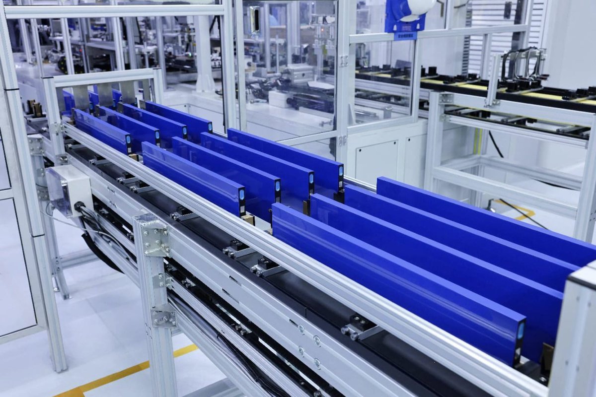 🪫Çin'in otomotiv devi Geely, 1 milyon kilometre ve 50 yıl kullanım ömrüne sahip elektrikli taşıt bataryası ile oyunun kurallarını değiştirecek.