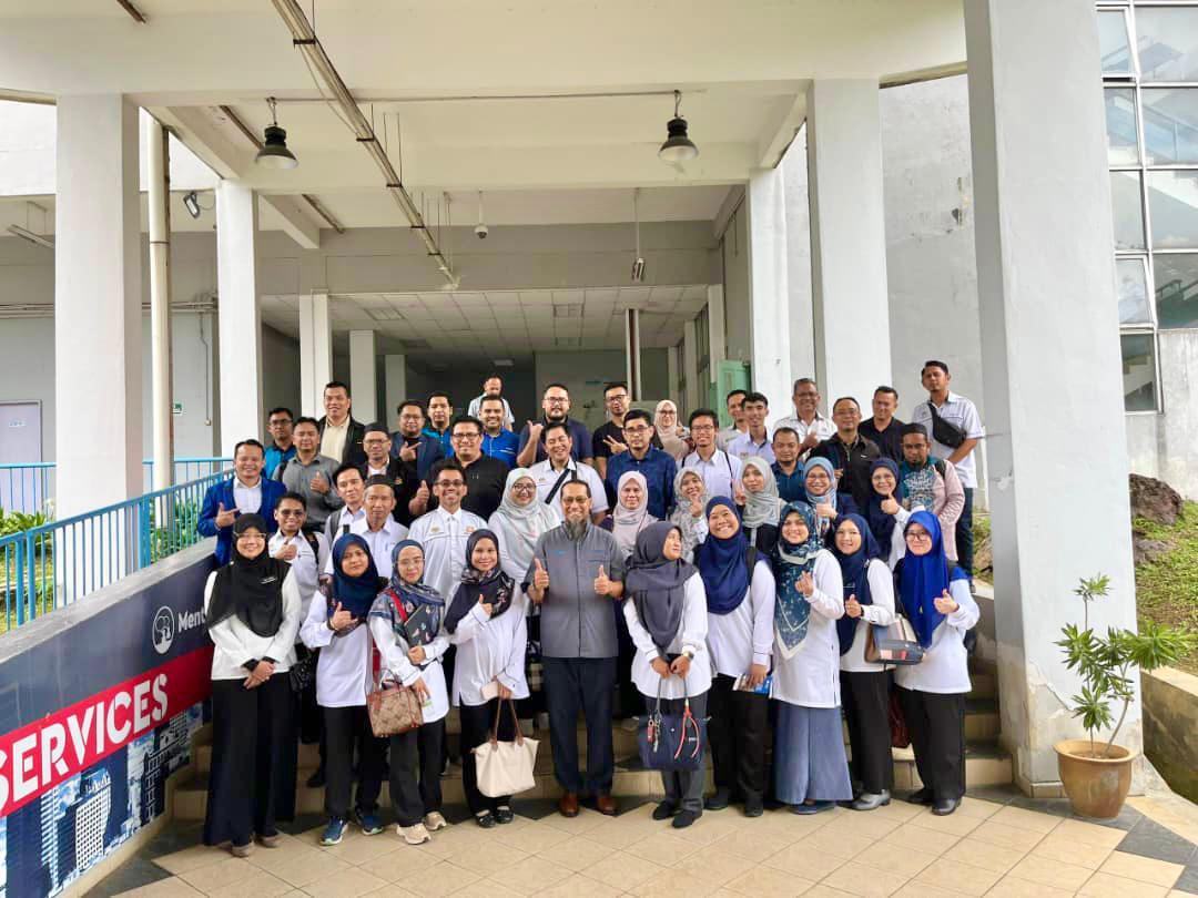 We are honored to welcome the official delegation from the Malaysian Ministry of Education's Matriculation Division to Myspatial Sdn Bhd.  Thank you for support in advancing technological education. 

#Drones #Innovation #TechEducation #KPM #Matrikulasi