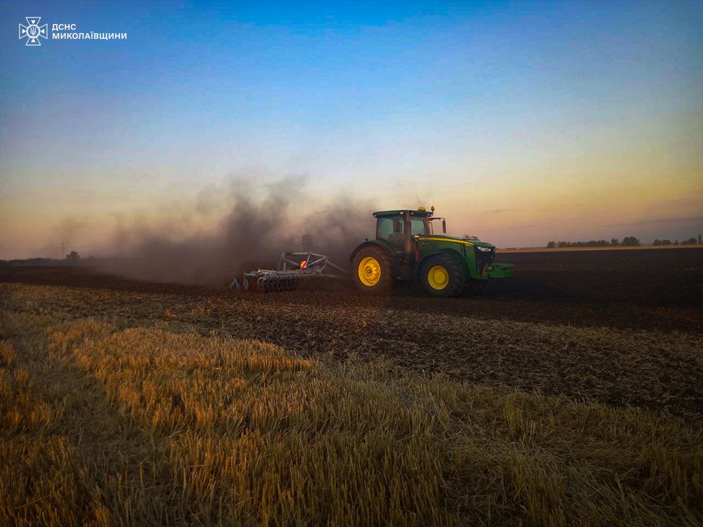 🔥 More than 30 fires broke out in the Mykolaiv Oblast during the day: the fire destroyed 2.8 hectares of wheat