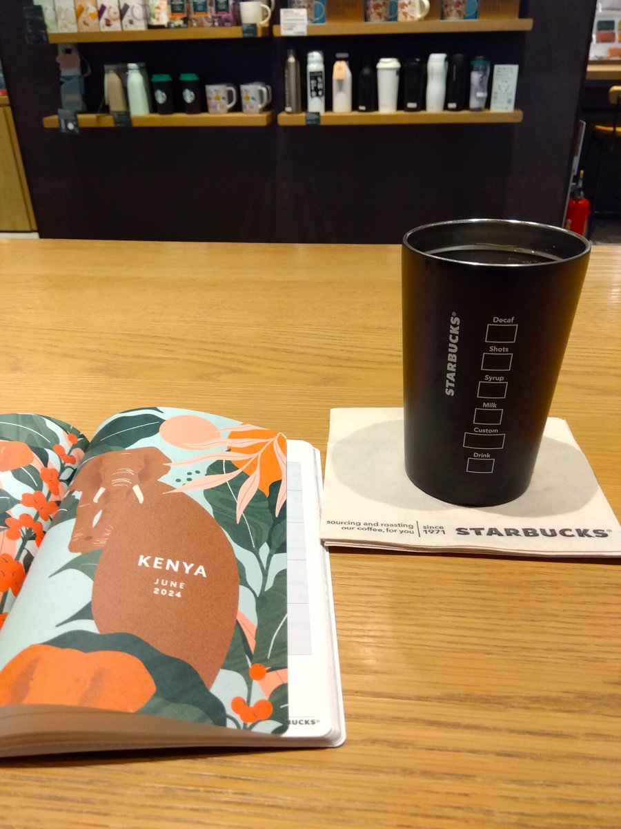 tks_703's tweet photo. 用事を済ませてカフェアメリカーノ アイスで休憩☕️🧊

カスタマイズ. Freeを利用してエスプレッソショット追加してみました🫘

いろいろ書き留めながらゆっくり寛げました🍀

#スターバックス ＃タンブラー部 https://t.co/S82PATdDOj