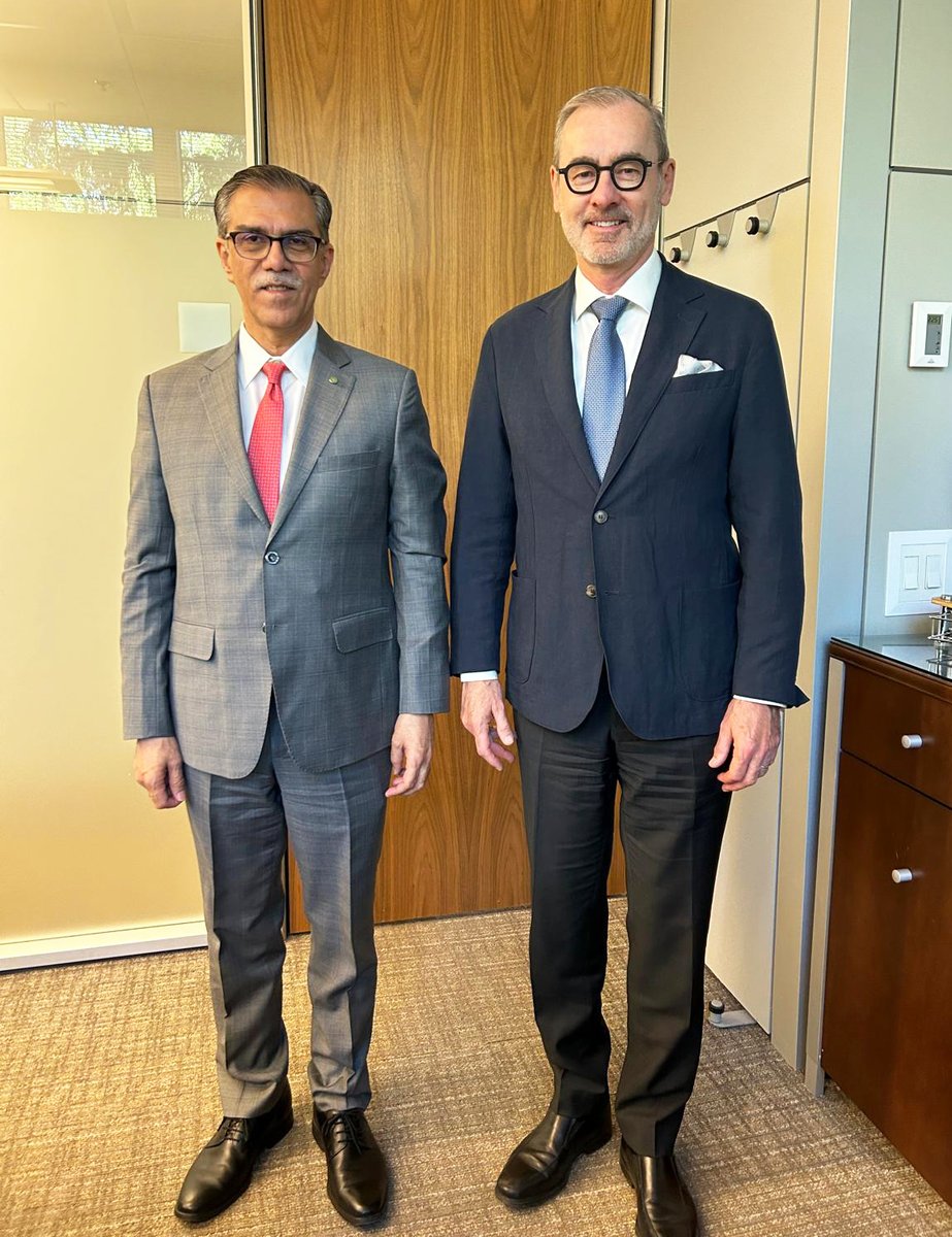 AKU President Dr Sulaiman Shahabuddin recently met with University of Alberta President and Vice-Chancellor Bill Flanagan to review the longstanding partnership between the two institutions in health sciences, research innovation, and student success. They agreed to continue