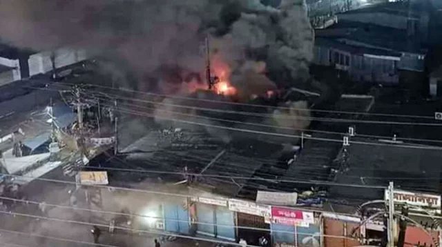 চট্টগ্রামে রেয়াজউদ্দিন বাজারে ভয়াবহ অগ্নিকাণ্ড, নিহত ৩