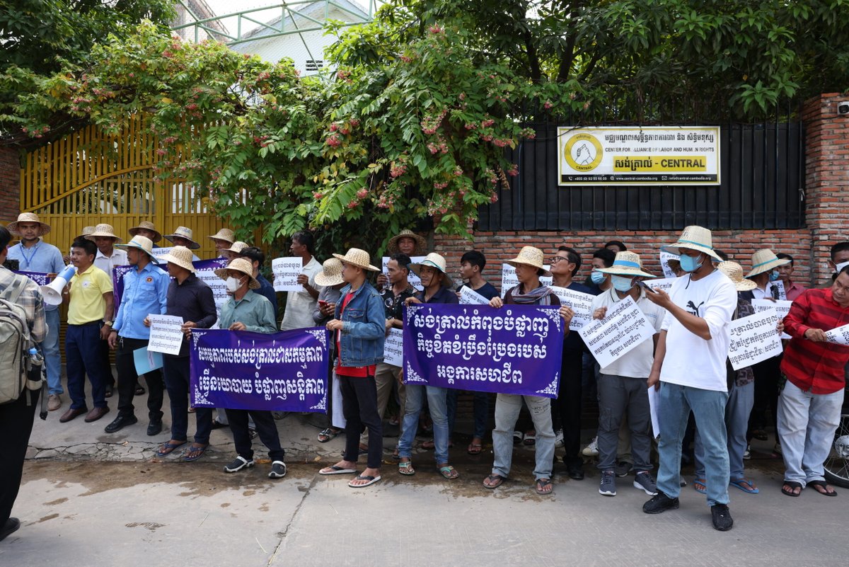 Clean Clothes Campaign (@cleanclothes) on Twitter photo 🇰🇠Cambodia: 40+ organisations publish a joint statement calling out intimidation attempts —
'Stop Reprisals Against CENTRAL Over Better Factories Report'
<a href="/centralcambodia/">Central Cambodia</a>
#FreedomofAssociation
central-cambodia.org/archives/7039 🇰🇠Cambodia: 40+ organisations publish a joint statement calling out intimidation attempts —
'Stop Reprisals Against CENTRAL Over Better Factories Report'
<a href="/centralcambodia/">Central Cambodia</a>
#FreedomofAssociation
central-cambodia.org/archives/7039