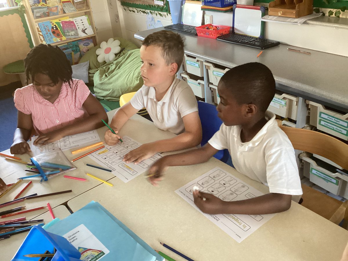 Miss Hopkins tweet media