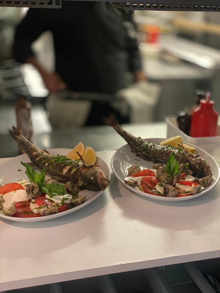 BaciofKinver's tweet photo. Fridays are for feasting with friends, get your weekend off to a good start at Baci Ristorante Italiano in Kinver Stourbridge 01384 878789

#Kinver #Staffordshire #Shropshire #Worcestershire #italianfood #italiano #italianwine #italiancuisine #italianplaces #italianfoodporn https://t.co/XfSU8qSIHN