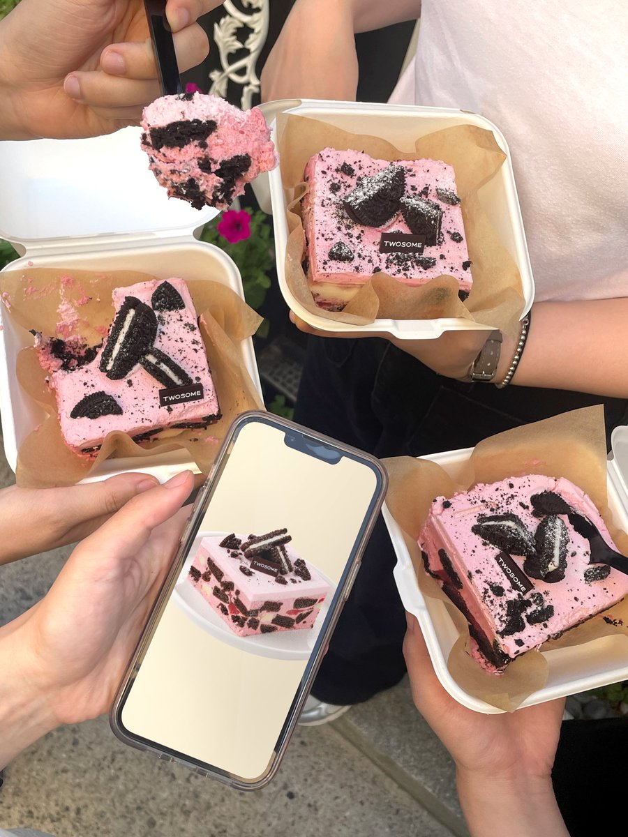 나만 없어 베리쿠키 아박.. o(🚰Д🚰)o

🍓상큼한 딸기꿀리에 🍪초코쿠키와 
🧀치즈케이크가 샌드된 상큼~ 꾸덕! 
#베리쿠키아박  

아직 안 먹어 봤다면?!!

#RT #팔로우 = 떠먹는 베리쿠키 아박 (3명)
당첨자 발표 : 7/8 (월)