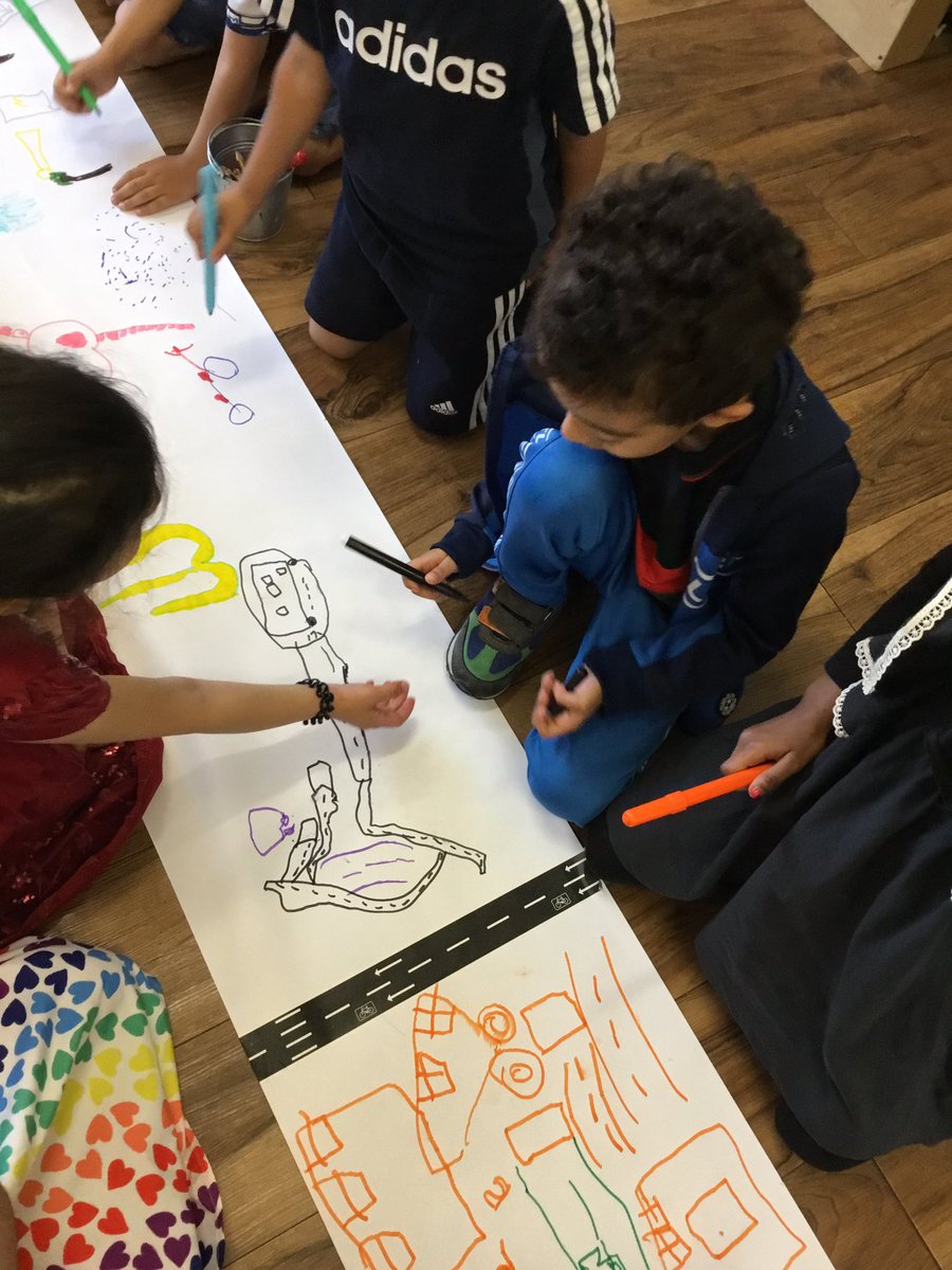 alstonprimaryb9's tweet image. We love a big roll of paper in reception. Today we are making a big map, roads, transport and I think I spy a McDonalds. The children worked beautifully together. Super collaborative work. 😊 #EAD #PSED #ourlocalarea