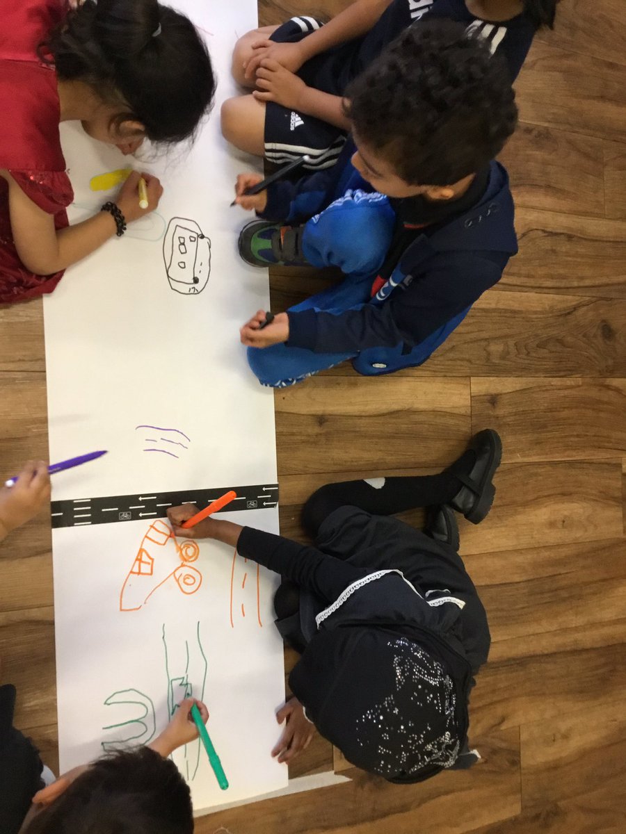 alstonprimaryb9's tweet image. We love a big roll of paper in reception. Today we are making a big map, roads, transport and I think I spy a McDonalds. The children worked beautifully together. Super collaborative work. 😊 #EAD #PSED #ourlocalarea