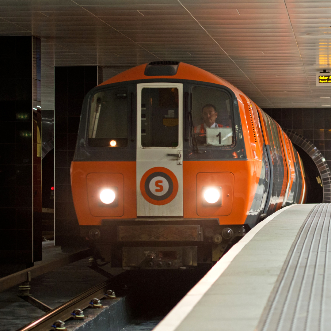 After 44 years of service, today marks the final day our legacy fleet will be in operation 🧡

There will be a legacy train on each circle this afternoon between 1 - 4pm for their final run of passenger service. 

#GlasgowSubway #farewellToAnIcon