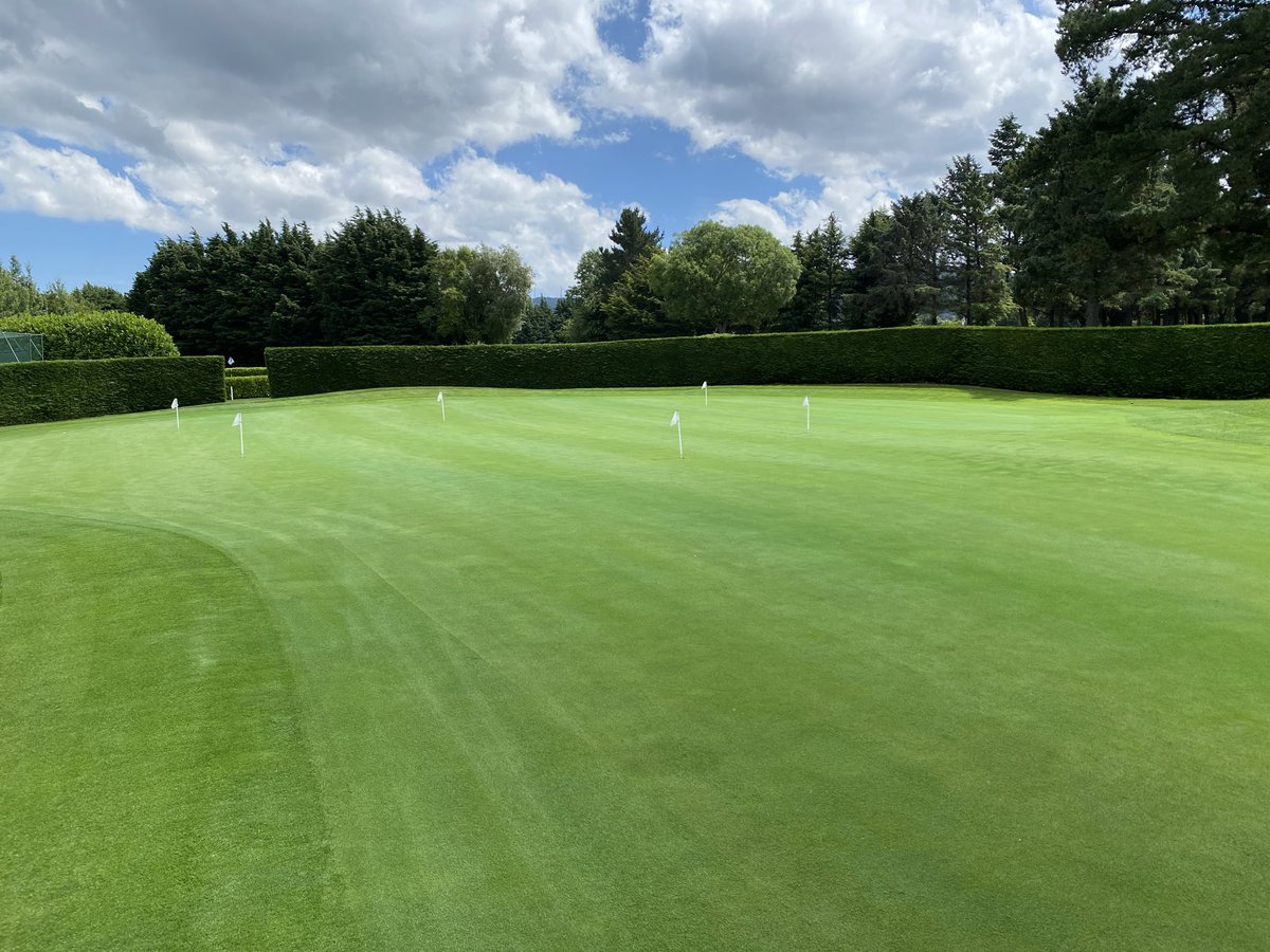 EdmondstownGC's tweet photo. A little practice before teeing it up this weekend #PracticeArea #EdmondstownGolfClub https://t.co/69cN1uWSrX