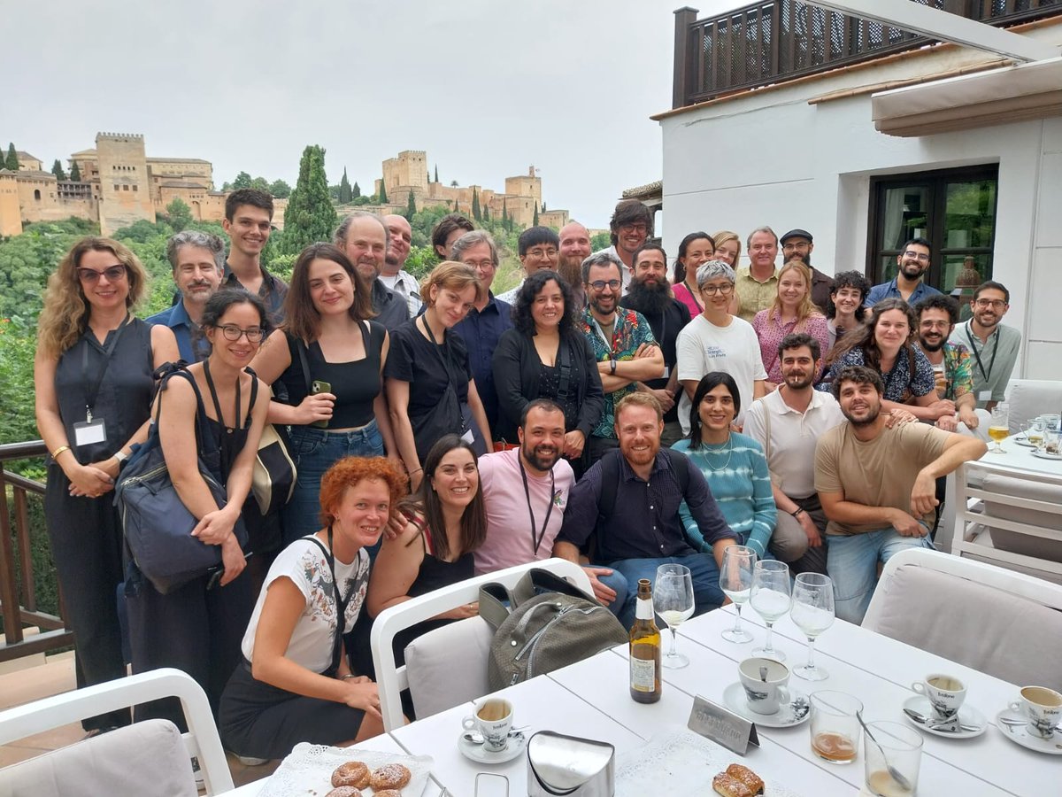 Many thanks to all the researchers who participated in the workshop 'Analytic Philosophy and E-Cognition', from June 25th to 27th at the Carmen de la Victoria (Granada), with the Alhambra in the background. Hopefully, it can be repeated! #FiloLab #UGR