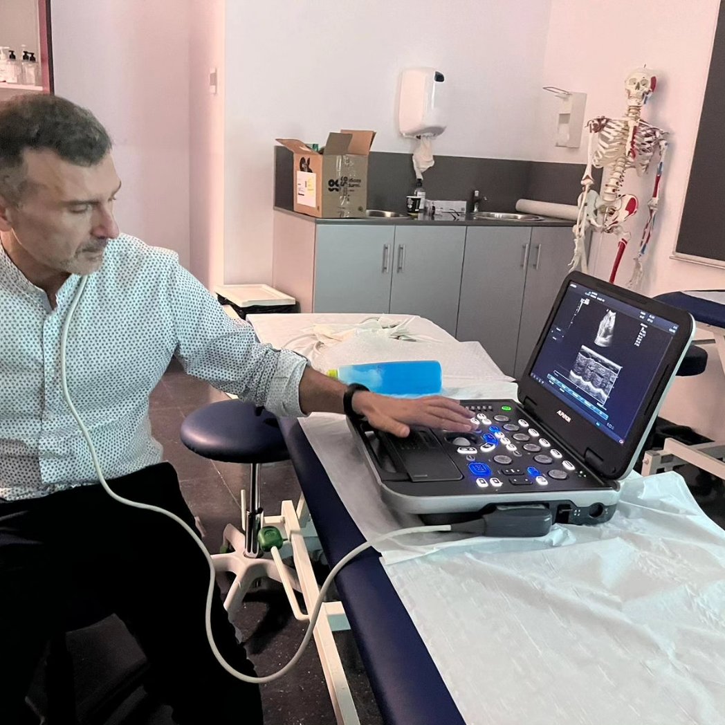 Compartim imatges de la Jornada de #Fisioteràpia en pacient crític celebrada a <a href="/TecnoCampus/">TecnoCampus</a>
📢Organitzada per les Comissions de Fisioteràpia Cardiorespiratòria i Pacient Crític del <a href="/ColFiCat/">CFC</a>
 
#cfc #fisioterapeutes 
@viueltecnocampus 
<a href="/bplanas8/">Bernat Planas</a> 
<a href="/FisioMarc/">Marc Terradellas PT, MSc, PhD</a>
<a href="/inspiratfisio/">Inspira't - Anna Ferran Roig</a>