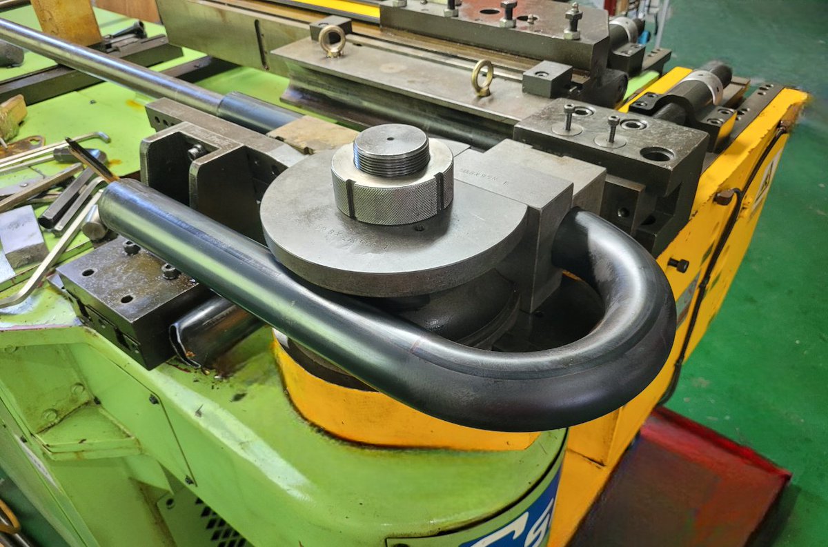 ArkietechEng's tweet image. We bring the groove on! Big things are coming! Stay tuned for new products and custom ODM tubes!📷📷#bendingmachine #customtubes#odm
跟上我們的開發團隊！新品上市!持續關注新產品的設計開發和客製化設備製造！💯📐
#彎管機#客製管#ODM#OEM
