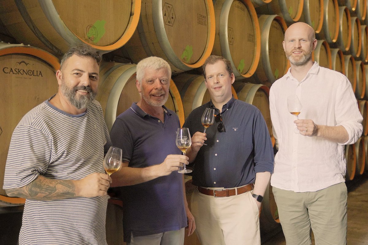 casknolia's tweet photo. 🍷 This week, we received a visit from Elixir Distillers, the prestigious British distillery. We enjoyed the presence of Oliver Chilton, Head Blender & Business Manager, and Andrew Thomson, Operations Manager at the distillery.
#casknolia #toneleriadelsur #elixirdistillers https://t.co/G0PTG1jZYb