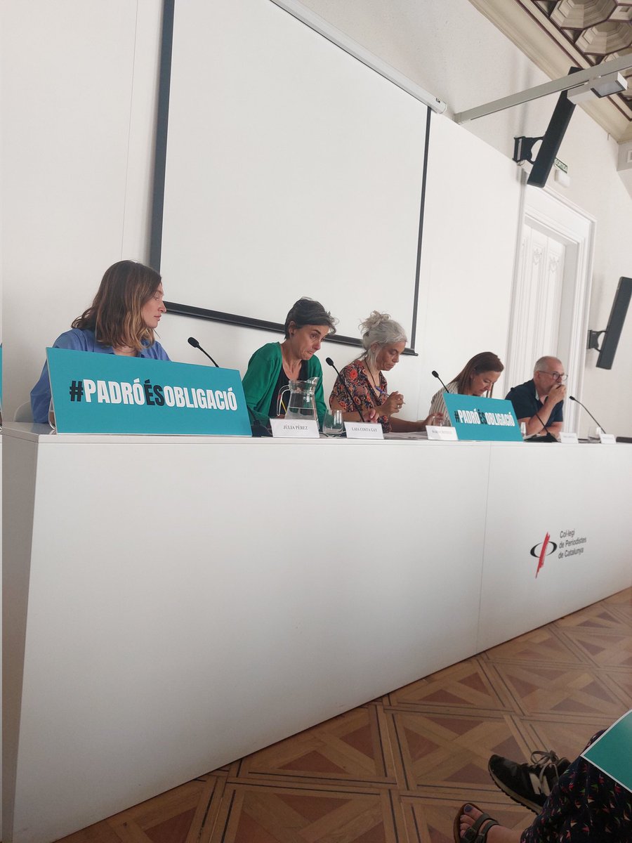 Present a la roda de premsa al Col·legi de Periodistes de Catalunya de la xarxa d'entitats en defensa del dret al padró.

És molt trist que un dels municipis que s'han posat d'exemple de vulneració del dret al padró sigui l'Hospitalet.