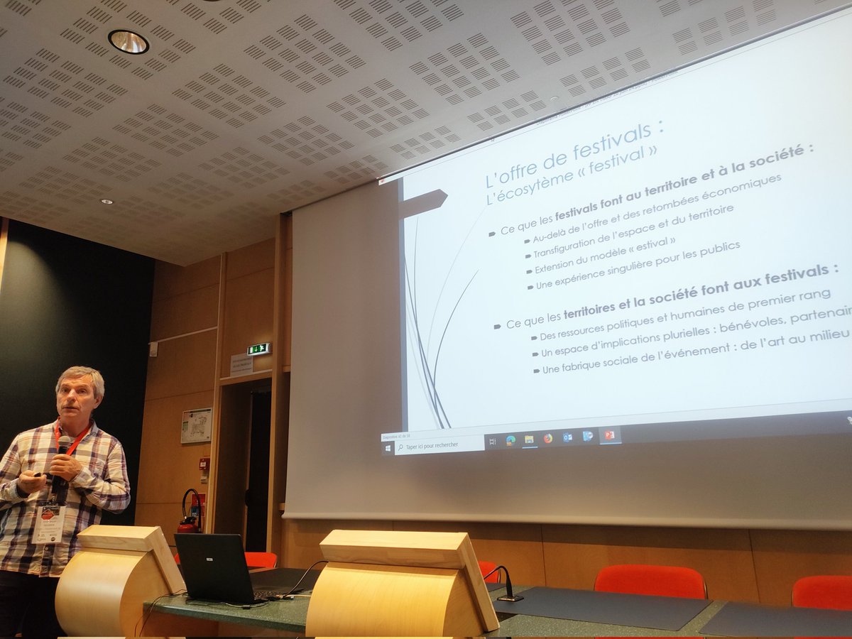 Plus conscients, plus intelligents, plus pertinents grâce à la formation continue : c'est le pari de la <a href="/SPRchaireTMAP/">Chaire TMAP</a> dans son école d'été ouverte aux élus. 
3è matinée consacrée aux Festivals et aux territoires animée par le chercheur CNRS Emmanuel Négrier.