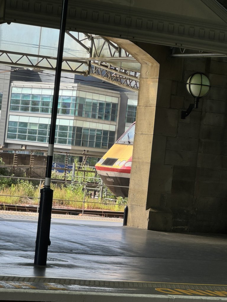 London North Eastern Railway tweet media