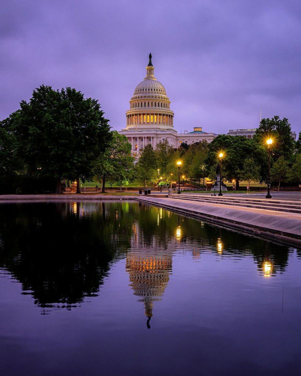 Moody skies perfectly set the ambiance in the nation's capital—@visitwashingtondc 😍 #CapitalRegionUSA

📸: <a href="/adam_brockett/">Adam Brockett</a>