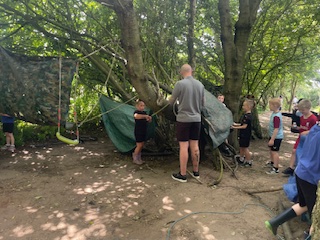 NectonFS's tweet image. It was a joy to have y3 in the forest this week, @NectonY3 were straight to it and very comfortable in the surroundings. Lots of creative potion making with herbs and coloured water, mud kitchen recipes and wonderful teamwork for den building.