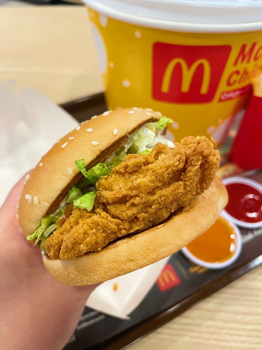 อเวจีสีชมพู tweet media