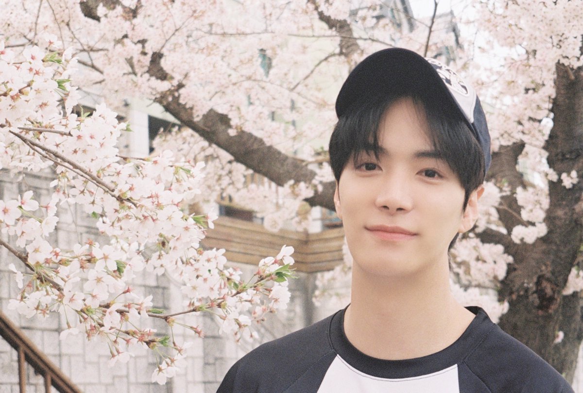 em_jonghyeon's tweet photo. [#PHOTO]
˚₊‧꒰ა🐶໒꒱ ‧₊˚
종현달 종현시

#KimJonghyeon #김종현 https://t.co/4a7AwvN8Ss