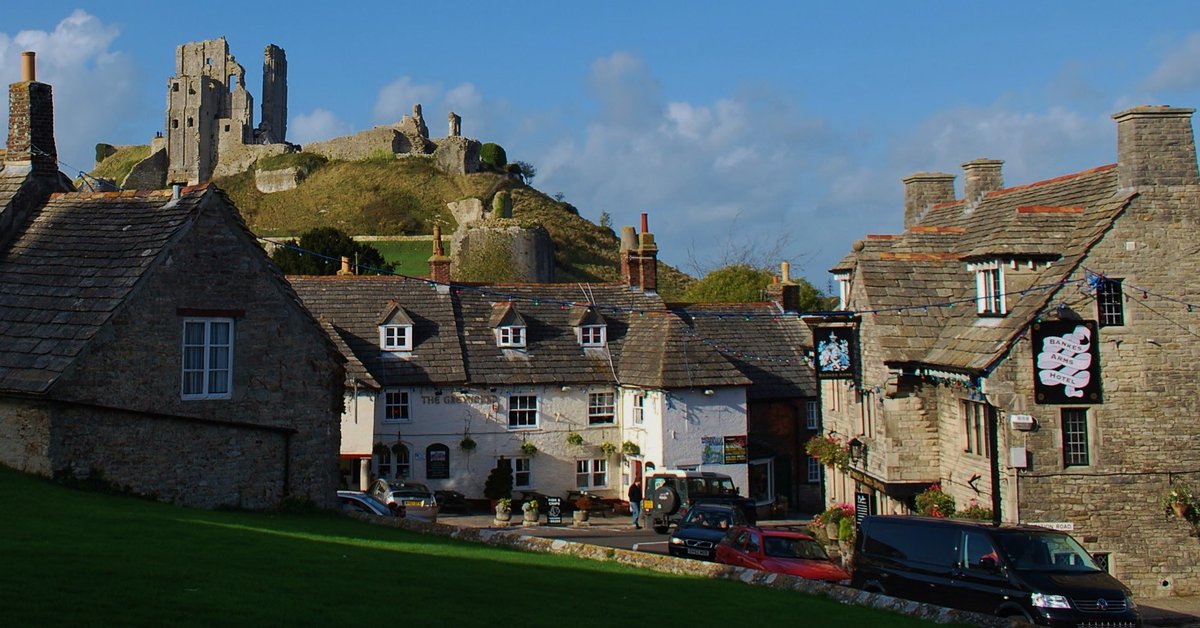 When some Marmalade fans demanded we bring back our 'Jurassic Day Out' on the #Purbecks, we could hardly refuse.
So here it is, coming soon on Saturday 6 July: a day of hills, views, castles, ferries, beaches and ice creams.
marmalademtb.com/product/jurass…