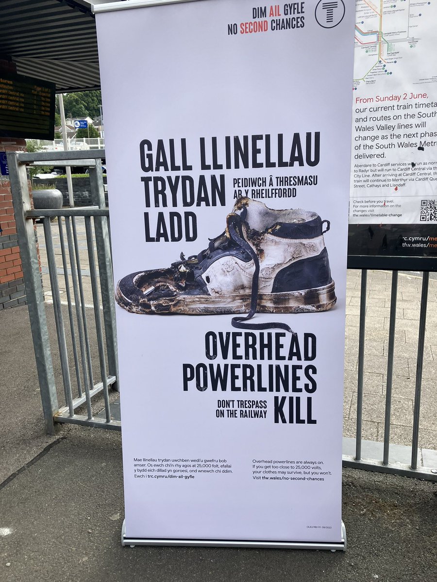 marys_rc's tweet photo. Diolch yn fawr iawn to Georgia from @tfwrail for delivering a vital message on how to stay safe around our railway lines to school council members who will spread this message! @BTP #righttobesafe #nosecondchance https://t.co/EzlnKpZllW