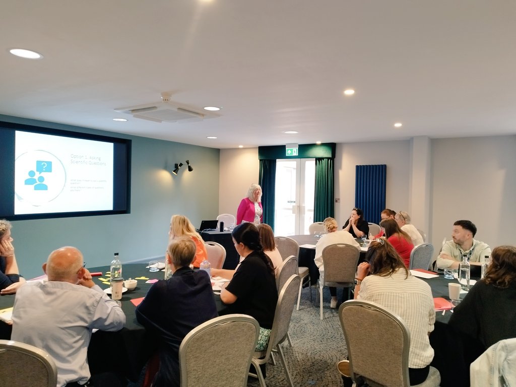 Scott_Walker_1's tweet photo. The @NorthMidsSLP @BlackCountrySLP #Telford &amp; #Wrekin #PrimaryScience Conference is underway with an excellent keynote talk from @TinaWhittaker10 on the subject of asking better scientific questions! #QuBuild https://t.co/pJVotkniYo