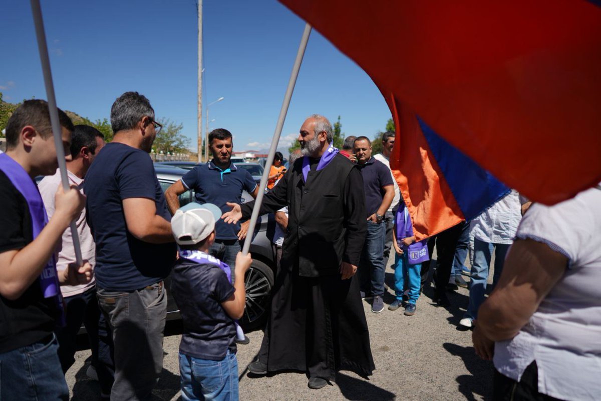 AlphaNewsAM's tweet photo. On his way to visit #Syunik region,  Bagrat Srbazan had a short meeting with the citizens who came out to meet him in St. Trdat Church of #Vaik.

The Holy Father blessed the residents of Vaik and then continued on his way to Syunik.