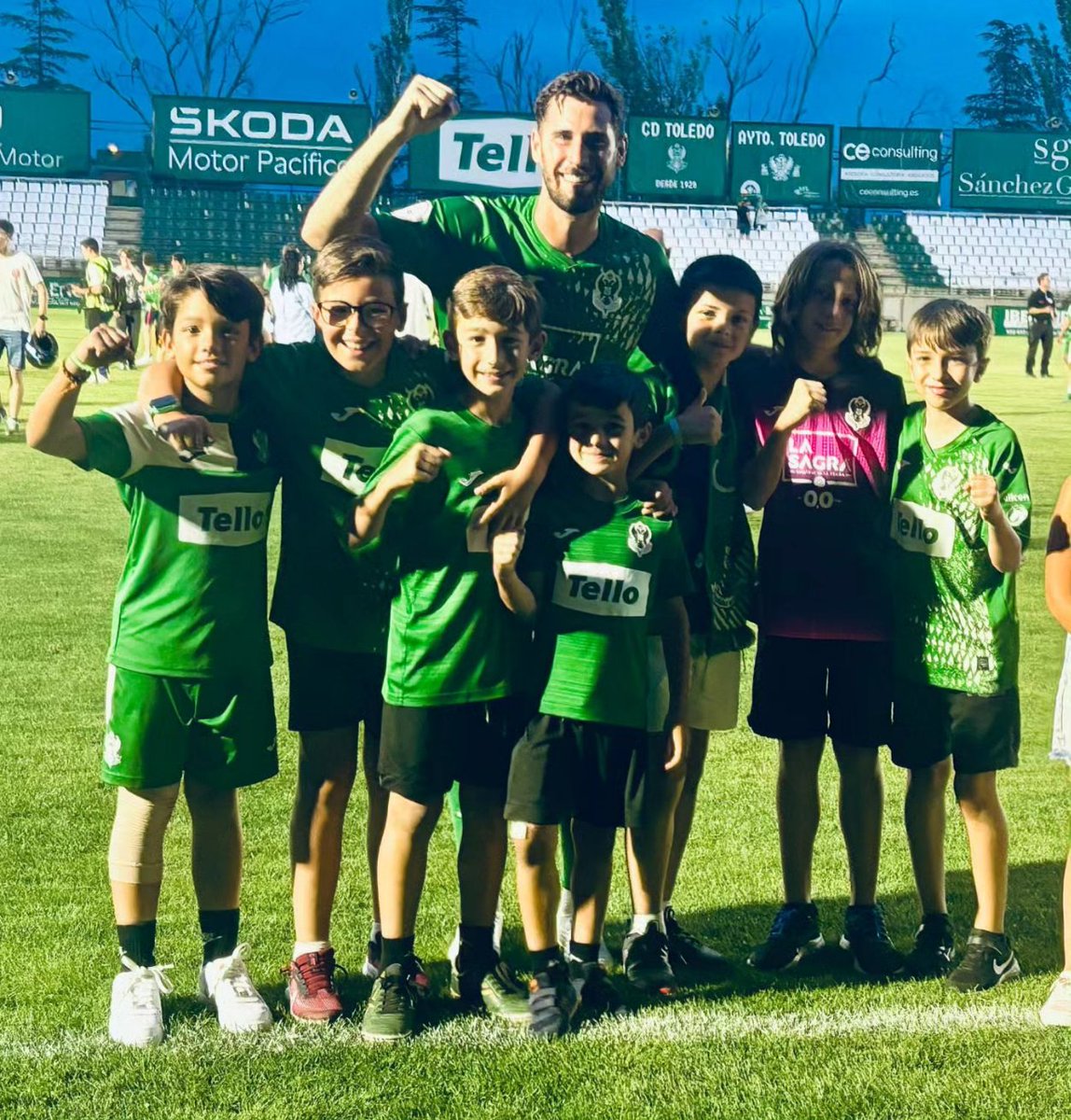 Ha sido un placer mientras duró. Agradecido de pertenecer a este club durante 1 año y medio, muchas gracias a todos por el apoyo dado desde el primer día, os deseo lo mejor. 
Volví a ilusionarme después de mucho tiempo y eso lo llevaré siempre guardado. Gracias <a href="/CD_Toledo/">C.D. Toledo 🦅💚⚪️</a> 💚💚💪