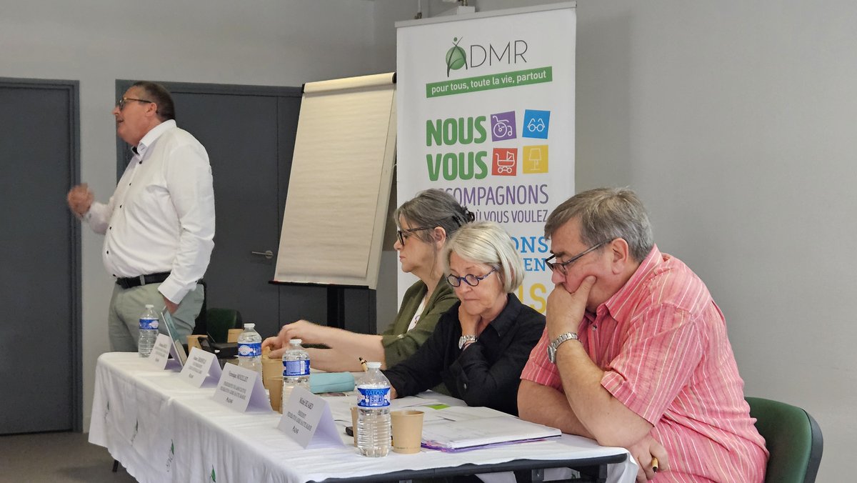 Osons le Bénévolat !
Depuis plus de 70 ans, l'ADMR met l'humain au cœur de son projet associatif.
La commission "vie associative" a organisé une rencontre ce matin, en présence de J. UBERSFELD, Vice Présidente de l'UN ADMR et de D. BRICOT, Directeur de projets DPO réseau ADMR.