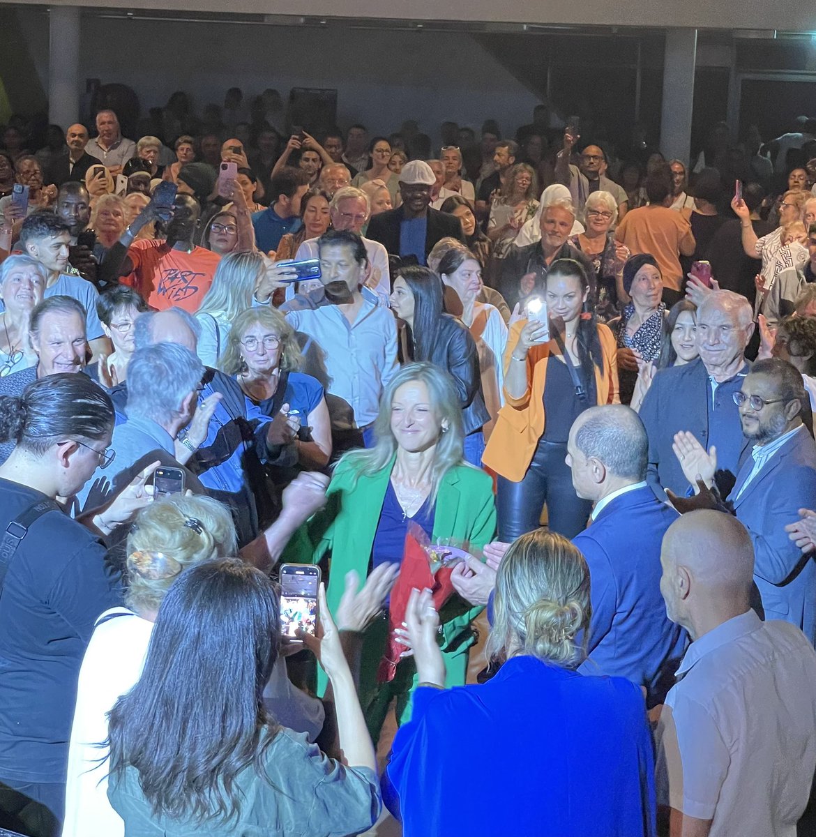 Avec plus de 600 Drancéens, Balbyniens et Bourgetins réunis hier soir autour d’Aude Lagarde <a href="/AudeLagarde/">Aude Lagarde</a> et Karim Mimouni . En plein Euro de football et un soir de débat à la télévision, une forte mobilisation pour dire que les extrêmes ne sont pas le seul choix et que nous