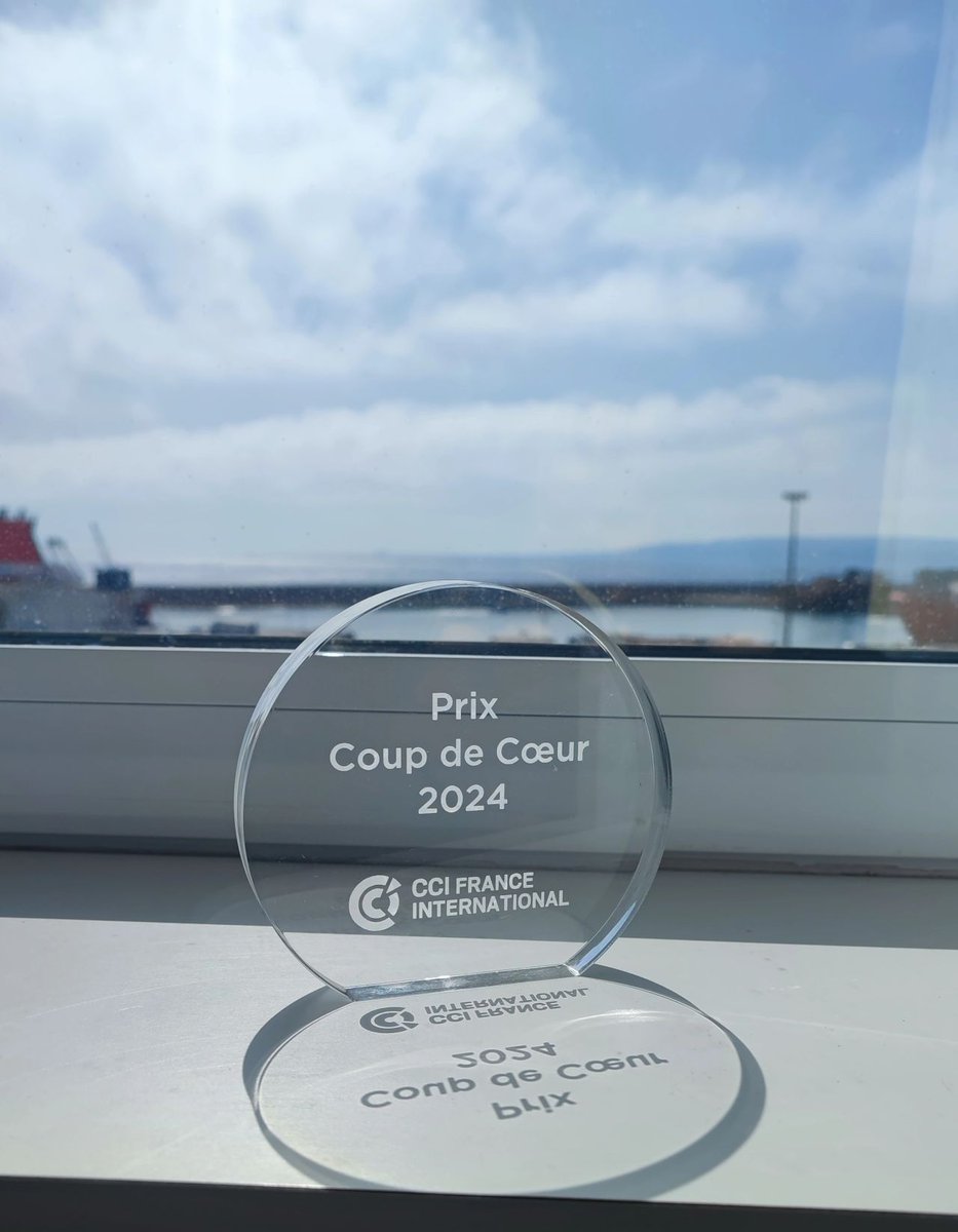 CCIFranceSerbie's tweet photo. And the winner is #CCIFS🏆
During our annual FR chambers CEO meeting, we were awarded the prize "Coup de cœur" for our CSR action "Do something drastic and make the garbage fantastic".
Many thanks to the CCIFI jury & to kids from over 200 schools in Serbia that participated! https://t.co/977z980b9Q