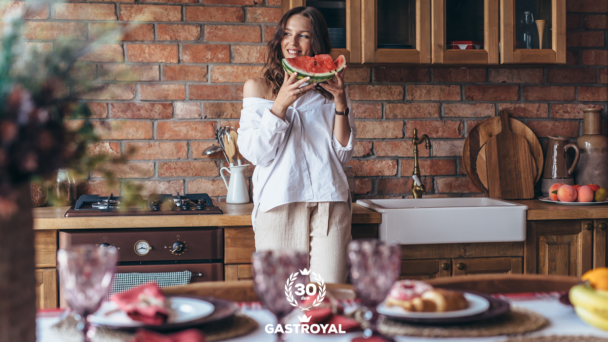 gastroyal's tweet photo. ⛱️🍲🍴 Ne a konyhában töltsd a nyarat, főzünk helyetted! 
https://t.co/IE3nGz7Ri0
#food #fooddelivery #gastroyal https://t.co/QMuWm3FFta